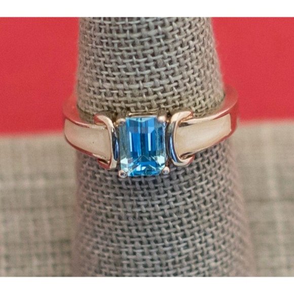 Vintage Sterling Silver Elegant Teal and White Blue Ring Avon Size 7 - Picture 1 of 4